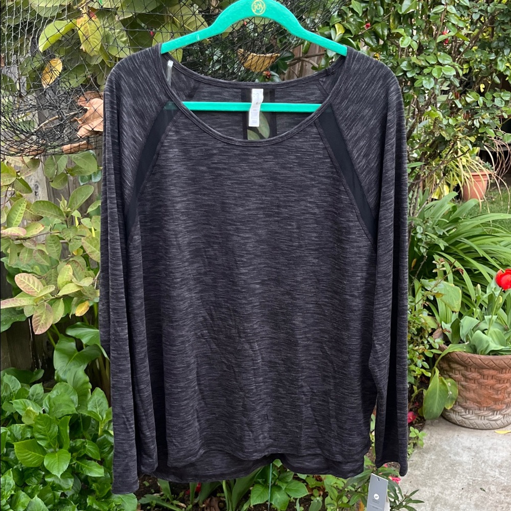 Idealology Women's Long-Sleeve Heathered Black Performance Top “NWT”